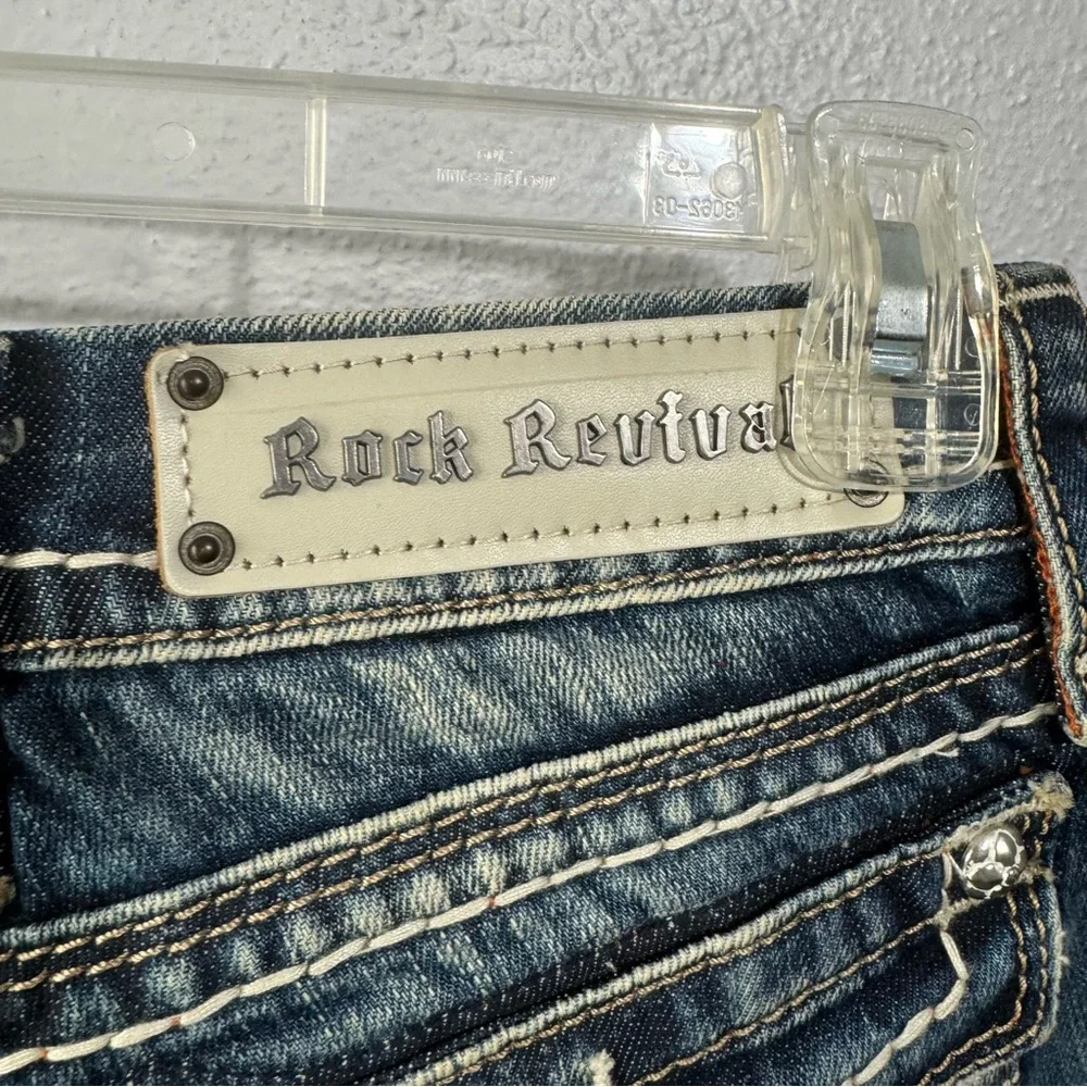 Rock Revival embellished Leah straight leg Jean size 26